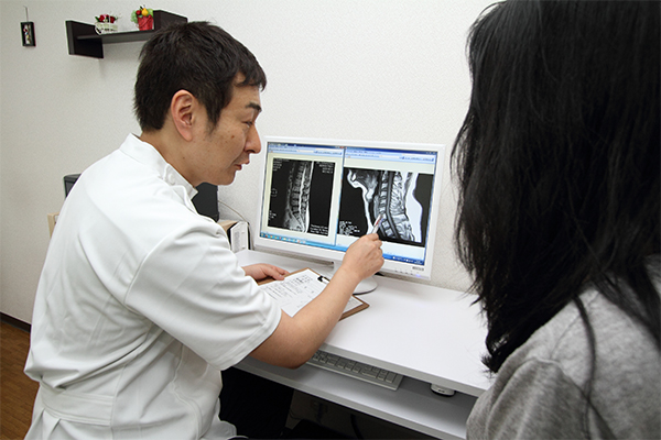 レントゲンやMRIなどの画像診断
